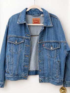 Oversized 90s Trucker Levi's Jacket Size M